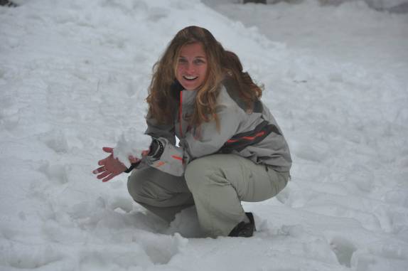 Feliz com tanta neve no Sequoia National Park,  na Califórnia - EUA